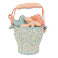 Eimer-Set mit Blumen